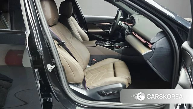 BMW 5 Series (G60) 2025 Черный из Кореи, фото 3