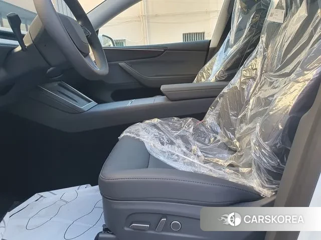 Tesla Model Y 2025 Белый из Кореи, фото 3