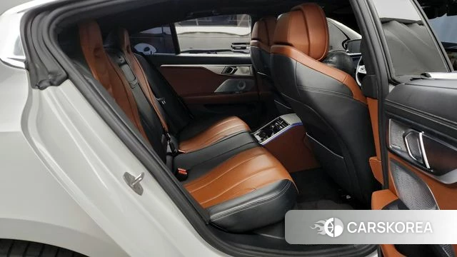 BMW 8 Series (G15) 2021 Белый из Кореи, фото 3