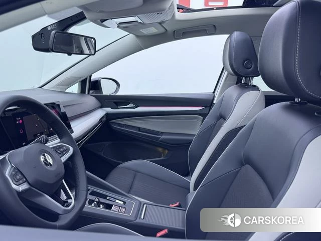 Volkswagen Golf 2022 Белый из Китая, фото 3