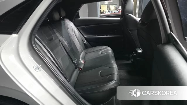 Hyundai Avante (CN7) 2022 Серебристо-серый из Кореи, фото 3