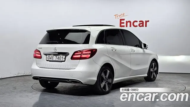 Mercedes-Benz B-Class W246 2018 Белый из Кореи, фото 3