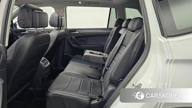 Volkswagen Tiguan Allspace 2022 Белый из Кореи, фото 3
