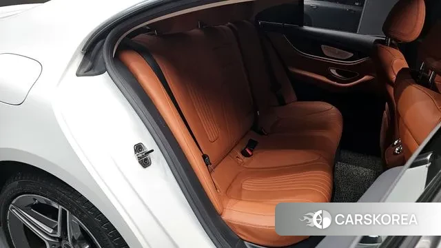 Mercedes-Benz CLS-Class C257 2023 Белый из Кореи, фото 3