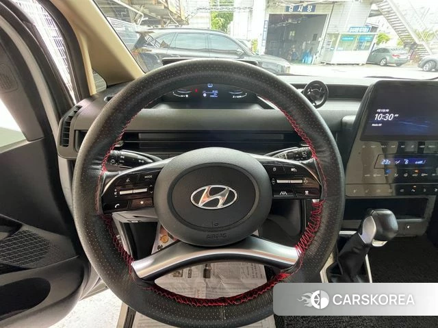 Hyundai Staria 2022 Серебристо-серый из Кореи, фото 3