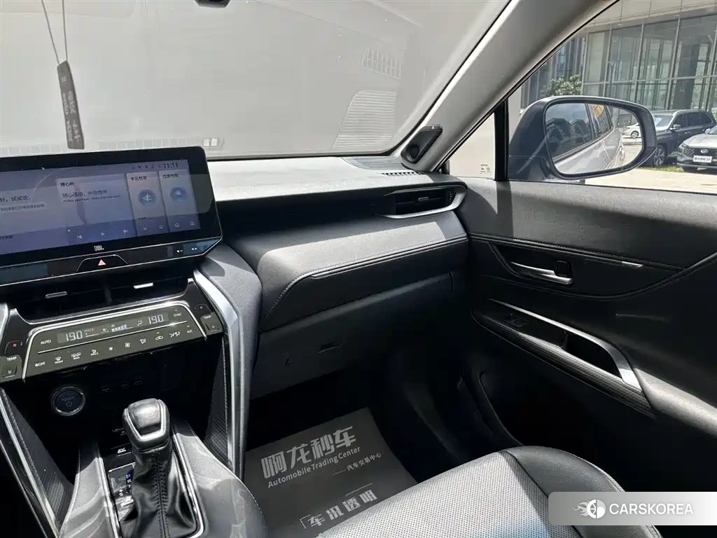 Toyota Venza 2022 Silver/gray из Китая, фото 3