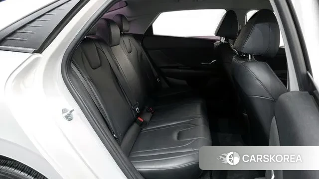 Hyundai Avante (CN7) 2020 Серебристо-серый из Кореи, фото 3