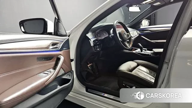 BMW 5 Series (G30) 2020 Белый из Кореи, фото 3