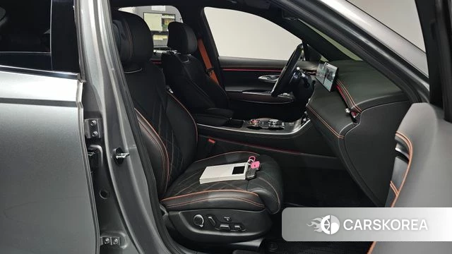 Genesis GV70 2024 Серый из Кореи, фото 3