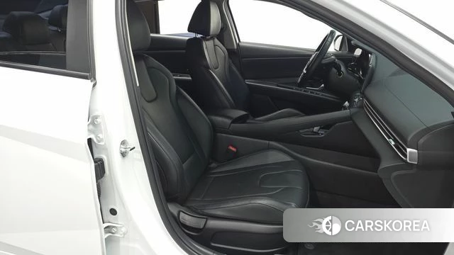Hyundai Avante Hybrid (CN7) 2022 Белый из Кореи, фото 3