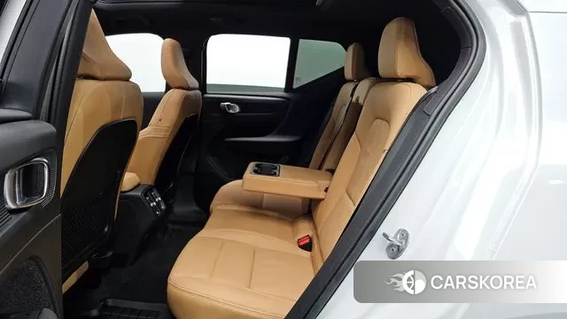 Volvo XC40 2022 Белый из Кореи, фото 3