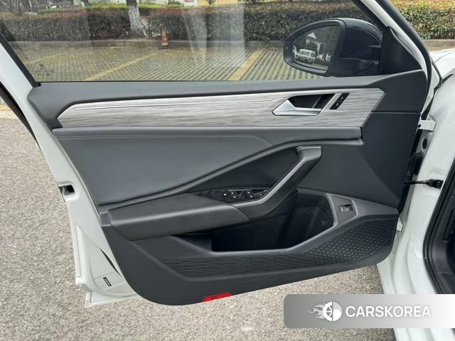Volkswagen Sagitar 2023 Белый из Китая, фото 3