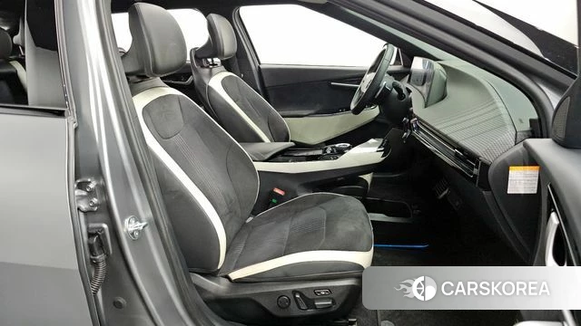 Kia EV6 2023 Серый из Кореи, фото 3