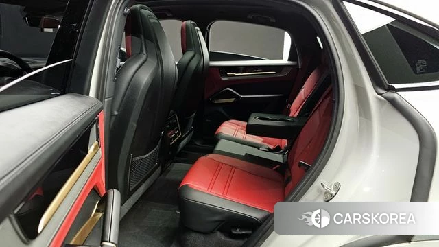 Porsche Cayenne (PO536) 2025 Жемчужный цвет из Кореи, фото 3