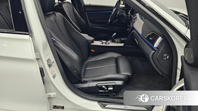 BMW 3 Series (F30) 2018 Белый из Кореи, фото 3