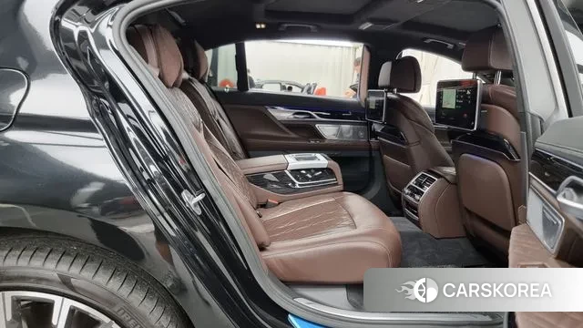 BMW 7 Series (G11) 2022 Черный из Кореи, фото 3