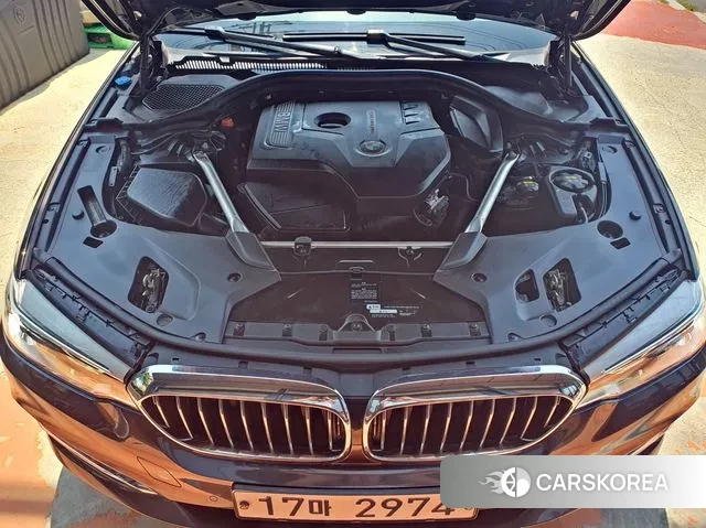 BMW 5 Series (G30) 2018 Серый из Кореи, фото 3