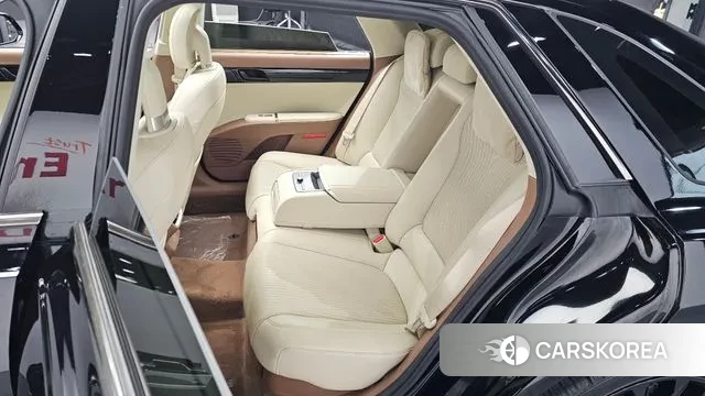 Hyundai Grandeur Hybrid (GN7) 2023 Черный из Кореи, фото 3