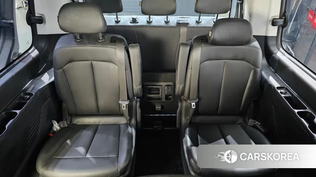 Hyundai Staria 2023 Серебряный из Кореи, фото 3