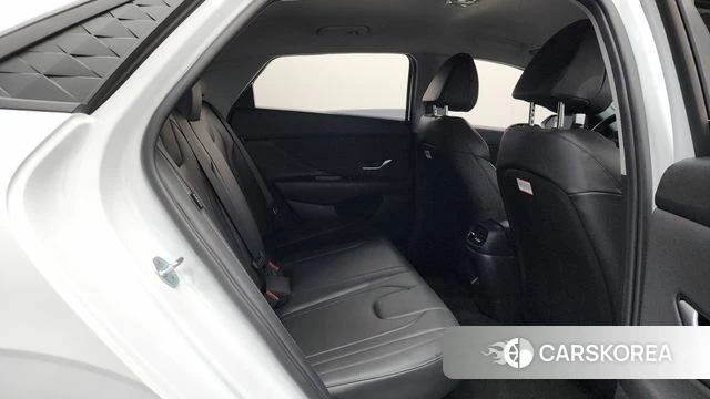 Hyundai The New Avante Hybrid (CN7) 2025 Белый из Кореи, фото 3