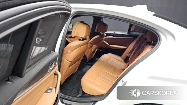 BMW 5 Series (G30) 2022 Белый из Кореи, фото 3