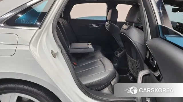 Audi A4 (B9) 2022 Белый из Кореи, фото 3