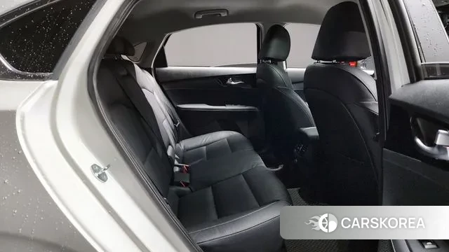 Kia The New K3 2nd generation 2023 Белый из Кореи, фото 3