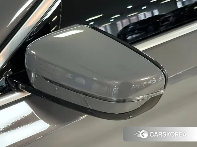 BMW 5 Series (G30) 2021 Серебристо-серый из Кореи, фото 3