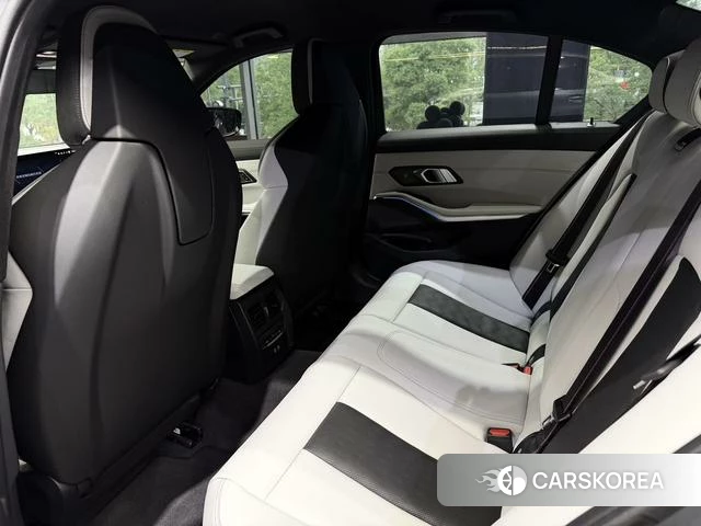 BMW M3 2025 Серебристо-серый из Китая, фото 3