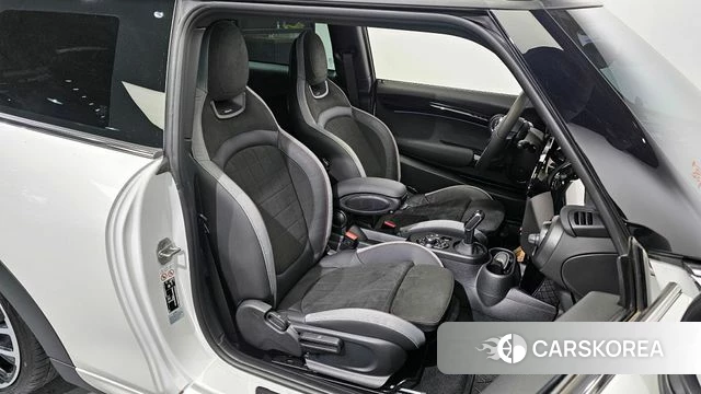 Mini Cooper S 2024 Белый из Кореи, фото 3