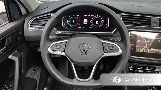 Volkswagen Tiguan second Generation 2024 Белый из Кореи, фото 3