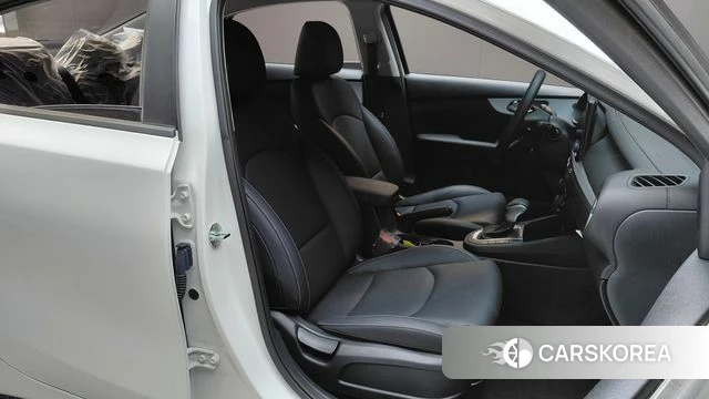 Kia The New K3 2nd generation 2022 Белый из Кореи, фото 3
