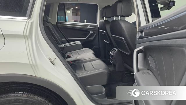 Volkswagen Tiguan second Generation 2018 Белый из Кореи, фото 3