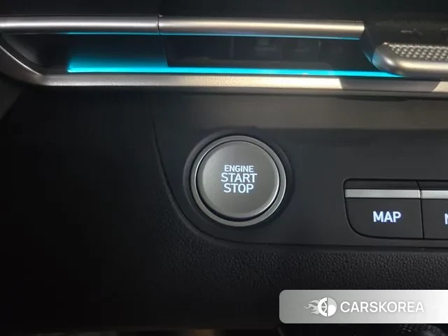 Hyundai The New Avante (CN7) 2023 Серебристо-серый из Кореи, фото 3