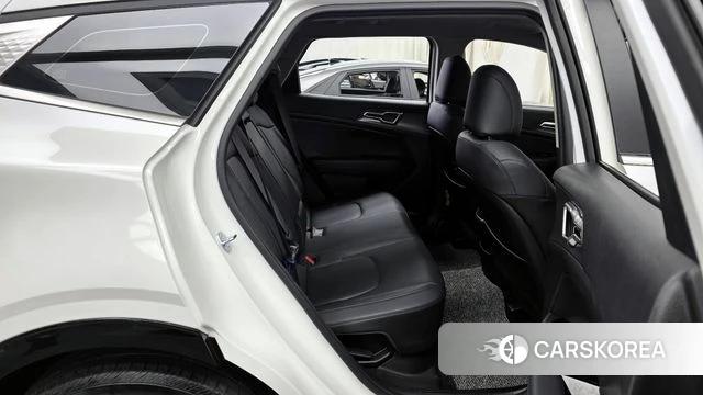 Kia Sportage 5th Generation Hybrid 2023 Белый из Кореи, фото 3