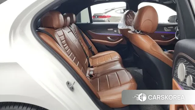 Mercedes-Benz E-Class W213 2021 Белый из Кореи, фото 3