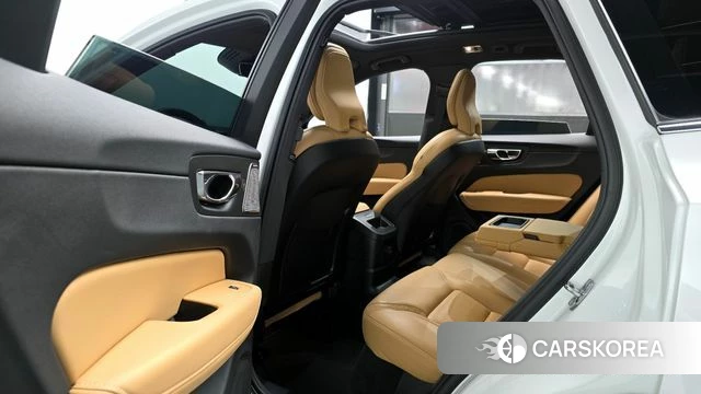 Volvo XC60 second Generation 2020 Белый из Кореи, фото 3