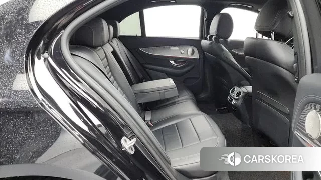 Mercedes-Benz E-Class W213 2023 Черный из Кореи, фото 3