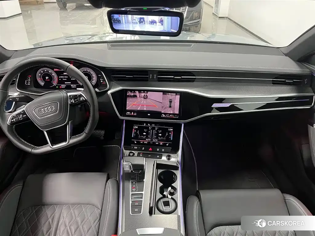 Audi A7L 2025 Silver/gray из Китая, фото 3