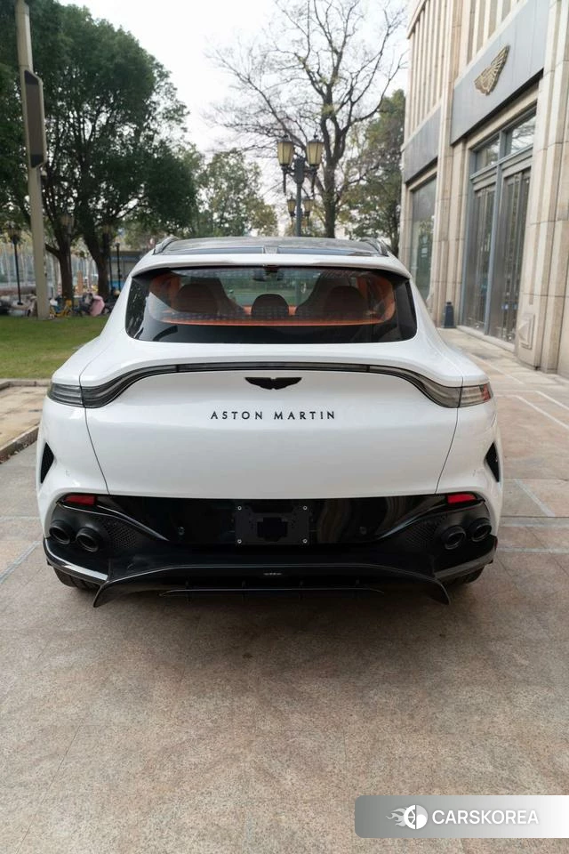 Aston Martin DBX 2025 Белый из Китая, фото 3