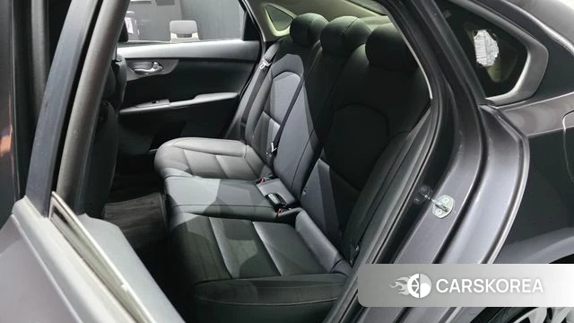 Kia The New K3 2nd generation 2023 Серый из Кореи, фото 3