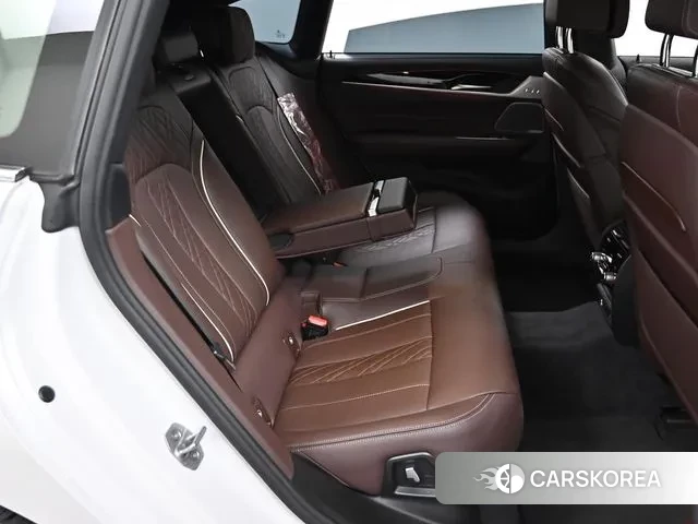 BMW 6 Series GT (G32) 2023 Белый из Кореи, фото 3