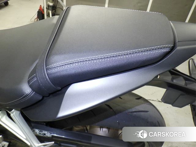 Проданный Honda CB650R E-CLUTCH id 3996927 из Японии, фото 3