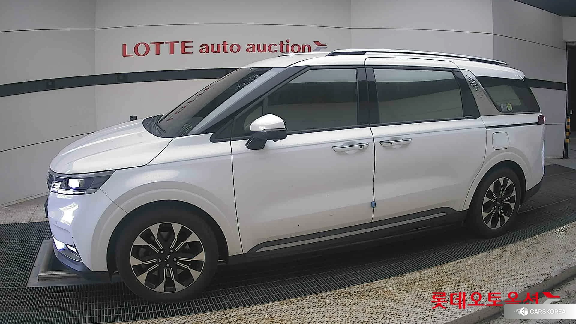 Kia Carnival 2023 Белый из Кореи, фото 3