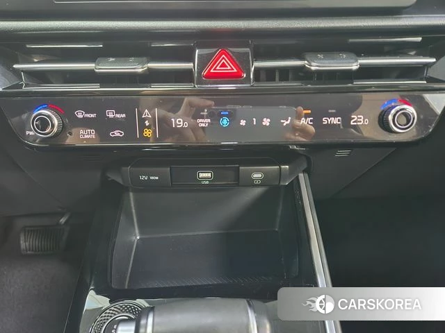 Kia Di Ol Nu Niro 2024 Цвет галактики из Кореи, фото 3
