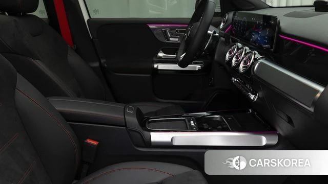 Mercedes-Benz GLB-Class X247 2025 Белый из Кореи, фото 3