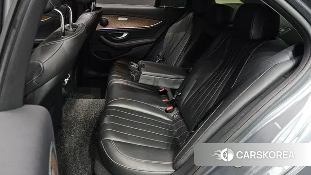 Mercedes-Benz E-Class W213 2018 Серый из Кореи, фото 3