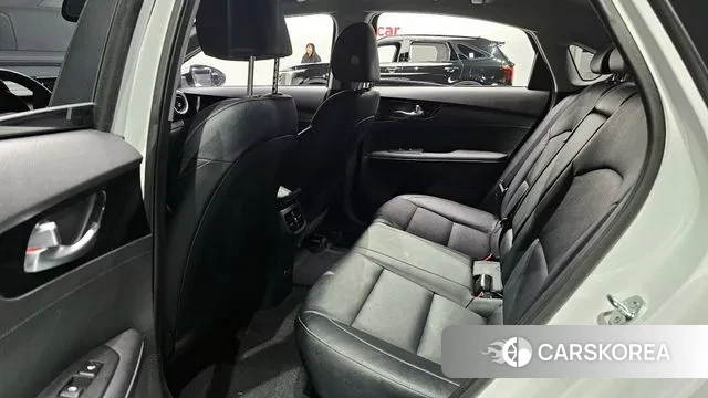 Kia The New K3 2nd generation 2024 Белый из Кореи, фото 3