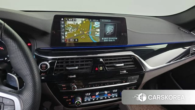 BMW 5 Series (G30) 2018 Черный из Кореи, фото 3