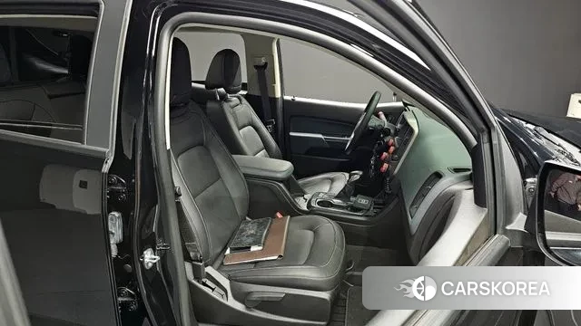 Chevrolet (GM Daewoo) Real New Colorado 2022 Черный из Кореи, фото 3